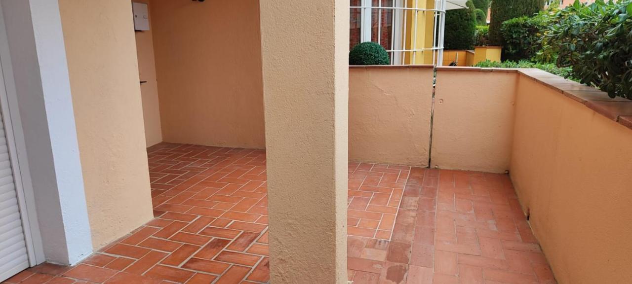 Appartement אמפוריבראבה מראה חיצוני תמונה